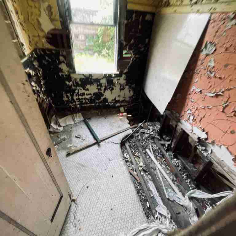 3328 Blaine (38).jpg